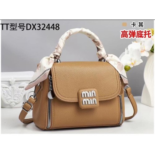 Min Min ဖဲချည်